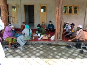 Kendalikan Sebaran Covid-19 di Desanya, Tim Kampung Sehat Desa Giri Sasak Kuripan Perkuat Pengawasan