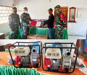 Bantu Petani, Satgas Pamtas Yonif Serahkan Dua Unit Mesin Air