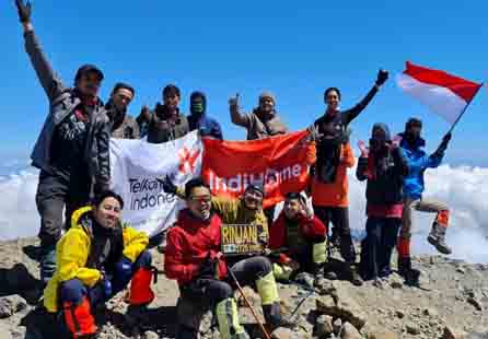 Telkom NTB ‘Clean Up’ di Rinjani, Ikhtiar Zero Waste untuk NTB Gemilang