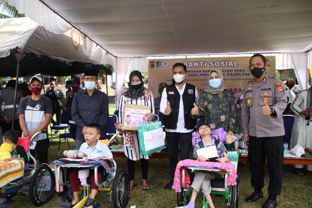 Rangkaian Hari Bhayangkara ke-75, Polres Lombok Barat Pilih Berbagi dengan Anak Berkebutuhan Khusus