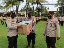 Tekan Penyebaran Covid-19, Polres Lobar Distribusikan Ribuan Masker Gratis Kepada Masyarakat