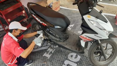 Ketahuilah ini Alasan Oli Motor Cepat Berwarna Hitam