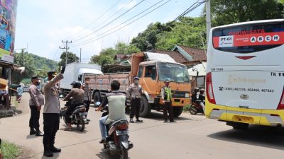 Kepadatan Arus Penyeberangan Pasca MotoGP, Polres Lobar Rekayasa Lantas dan Urai Kemacetan