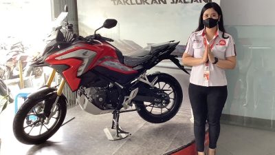 Berkendara Makin Gaya, Beli Honda CB150X dapat Voucher Apparel dan Aksesoris