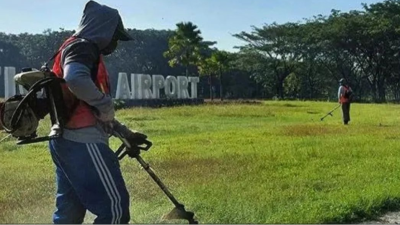 Sambut Hari Lingkungan Hidup, Pemprov NTB Gotong Royong Bersihkan Bandara