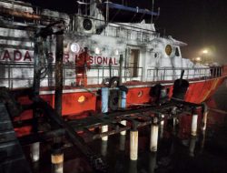 Mengalami Permasalahan Mesin Kapal Di Selat Lombok, 26 Orang Berhasil Dievakuasi