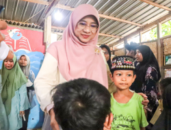 Kunjungi Sekolah Pesisi Juang, Bunda Niken Bahas Pentingnya 10 Hak Anak