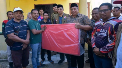 Tinjau Lokasi Kebakaran di Tente, Gubernur NTB Serahkan Bantuan