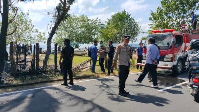 Kebakaran Sebuah Villa di Desa Sekotong Barat, Api juga Merembet di Salah Satu Rumah Warga