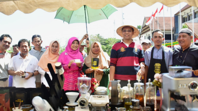 Roadshow Industrialisasi di Sumbawa, Gubernur NTB : Kita Harus Punya Keberanian Mulai Mengolah Bahan Mentah