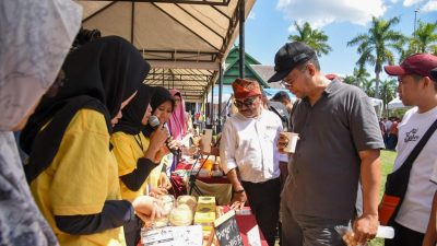 Roadshow Industrialisasi di Kota Bima, Gubernur NTB Tinjau Stand UMKM