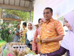 Geliat UMKM Pamer Produk di Roadshow  Industrialisasi, Peserta Senang Gubernur NTB Tinjau Stand