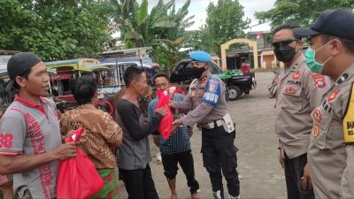 Polsek Labuapi Salurkan Bantuan Paket Sembako, Sasarannya Warga Membutuhkan yang Belum Tersentuh Bantuan Pemerintah