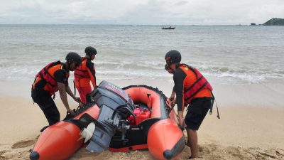 Diduga Hilang Terseret Ombak Saat Mencari Kerang, Seorang Pria Dalam Pencarian Tim Sar Gabungan