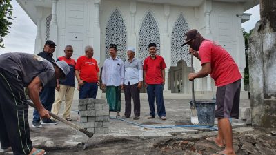 Terus Berkhidmat untuk Melayani Umat, Rachmat Hidayat Salurkan Banyak Bantuan untuk Pembangunan Tempat Ibadah