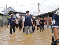 Gubernur NTB Terjun Langsung Bantu korban terdampak Banjir Taliwang