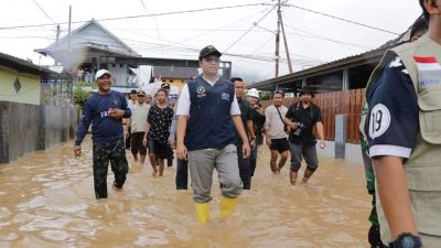 Gubernur NTB Terjun Langsung Bantu korban terdampak Banjir Taliwang