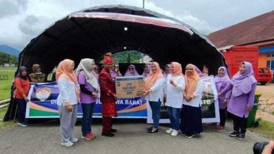 Banjir KSB, Dharma Wanita Persatuan NTB Salurkan Bantuan