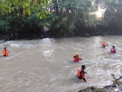 Wanita Lansia Hilang Terbawa Arus Saat Mandi Dipinggir Sungai