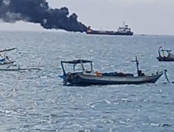 Kapal Tanker Terbakar Di Perairan Ampenan, 3 Orang ABK Belum Ditemulan