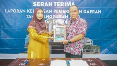 Wagub Umi Rohmi Serahkan LKPD 2022 ke BPK RI