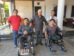 Memuliakan Hidup Kaum Difabel, Rachmat Hidayat Bantu Musisi Sasak John “Kursi Roda” dan Penyandang Disabilitas Pulau Lombok