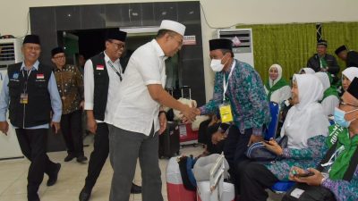 Gubernur NTB Lepas Jemaah Calon Haji Kloter Pertama