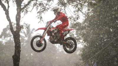 Crosser Astra Honda Racing Team Siap Hadapi MXGP Sumbawa