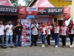 Warga Desa Sengkol Service dan Ganti Oli Motornya di Presean Honda With Krida Praya