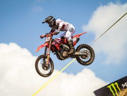 Bersaing Kompetitif dengan Crosser Dunia di MXGP Sumbawa, Delvintor Raih Poin Perdana Musim ini