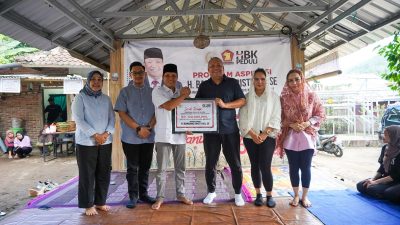 Perjuangkan Aspirasi Warga, HBK Serahkan Bantuan CSR ke Pembudidaya Madu Trigona Bengkaung