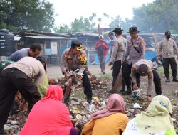 Peduli Lingkungan: Generasi Milenial Bersatu Bersihkan Pantai Cemare, Lombok Barat