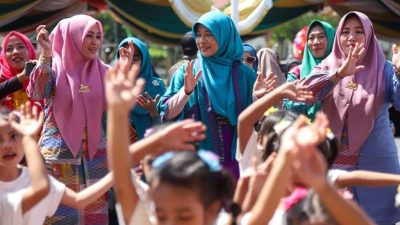 Gebyar PAUD Kabupaten Dompu, Bunda Niken Disambut Antusias Anak-anak, Guru PAUD hingga Masyarakat