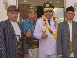 Masyarakat Puyung Sambut Antusias Kedatangan Pj Gubernur NTB Miq Gite