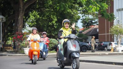 Pj Ketua PKK NTB Resmikan Komunitas Pengendara Wanita Elektrik (SADE)