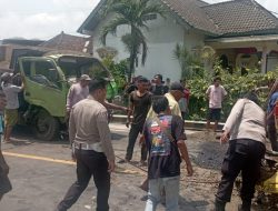 Sat Lantas Polres Lombok barat Tangani Lakalantas di Jalan Raya Yos Sudarso, Dua Pengemudi Terluka