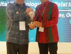 Terbaik Pertama IMTI Award 2023, Miq Gita Pj Gubernur NTB Terima Penghargaan Menpar RI Sandiaga Uno