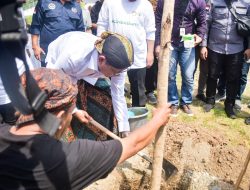 Jum’at Salam, Pemprov NTB Bersama Kementerian Desa Tanam Pohon Wujud Cinta Bumi