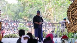 Pj Gubernur Miq Gite : Perang Ketupat Ajang Perkuat Silaturahmi dan Toleransi