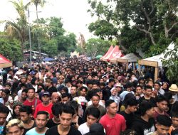 Bupati Sumiatun : Perang Topat Tradisi Budaya Penuh Makna