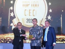 Dua Direktur FIFGROUP Raih Dua Penghargaan di Top 100 CEO 2023