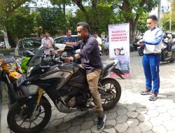 Belajar #Cari_Aman Tak Pandang Usia, Honda NTB Edukasi Karyawan FIF