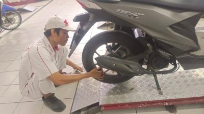 Selalu #Cari_Aman Honda NTB Berbagi Tips Mengatasi Ban Selip pada Motor