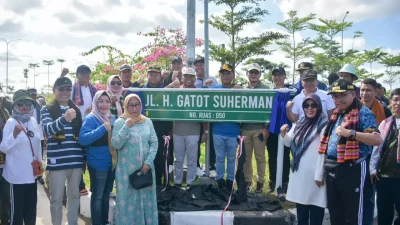 Abadikan Jasa Para Gubernur Terdahulu, Pj Gubernur NTB Resmikan Penamaan Jalan