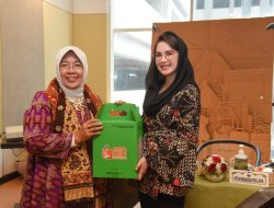 Bunda Lale Kunjungi Dekranasda Ekonomi Kreatif Space (DEKS) Ciputra World Mall Jatim