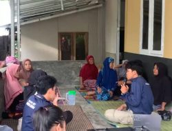 DEMI MENINGKATKAN PANGAN BERGIZI DI DESA GUMANTAR, MAHASISWA KKN PMD UNRAM MENGADAKAN DEMONSTRASI PEMBUATAN TEMPE DARI KOMAK PUTIH SEBAGAI PENGGANTI KEDELAI