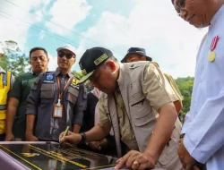 Resmikan Jembatan Jatibaru, Pj Gubernur NTB Imbau Masyarakat Tanam Banyak Pohon