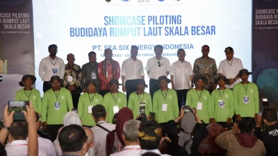 Kunker ke Teluk Ekas: Menkomarves Soroti Proyek Strategis Nasional Budidaya Rumput Laut