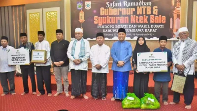 Safari Ramadhan Pj Gubernur NTB di KSB, Resmikan Ntek Bale Pendopo Bupati serta Pemberian Santunan