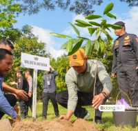 Membangun Karakter Generasi Muda dengan Cinta Lingkungan